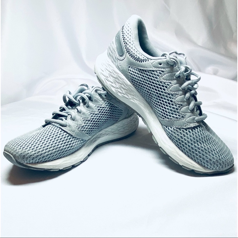 ASICS Roadhawk FF2 Running Shoes